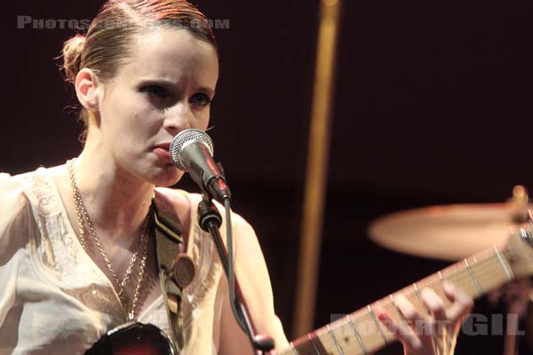 ANNA CALVI - 2011-01-17 - PARIS - Radio France (Studio 105) - 